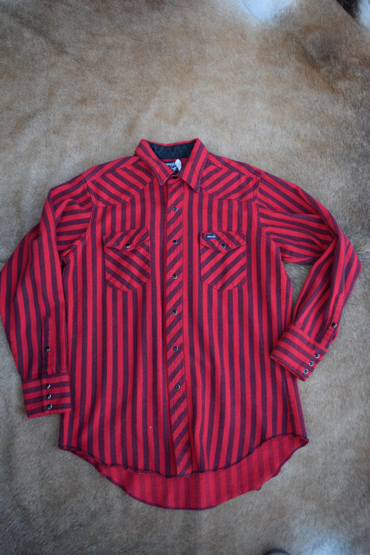 Wrangler red and Black pearl snap