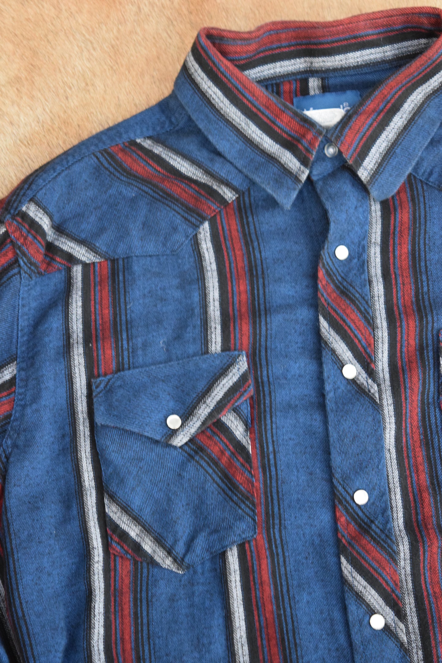 Wrangler red and blue pearl snap